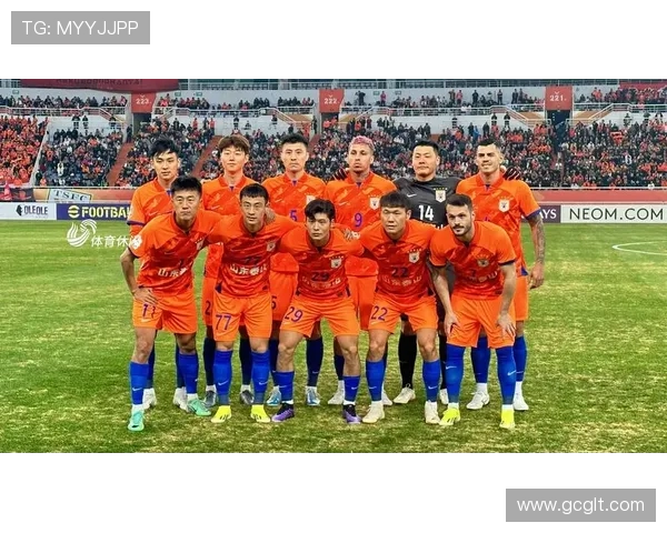 中国足球超级联赛激战正酣 多支豪强球队争夺冠军席位竞争愈加激烈 中国足球超级联赛激战正酣 多支豪强球队争夺冠军席位竞争愈加激烈