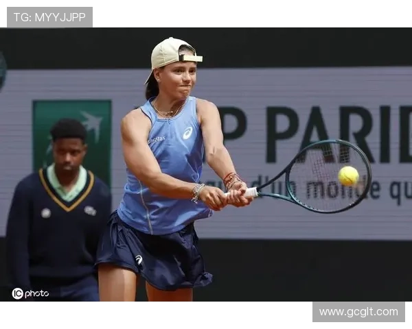 网球大满贯赛事最新动态:明星球员伤病复发影响赛季表现