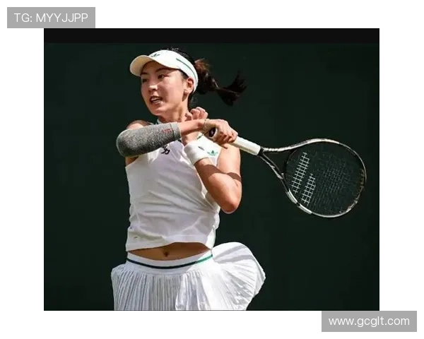 网球赛季精彩纷呈 新星崭露头角 老将奋力拼搏 决赛场上谁主沉浮