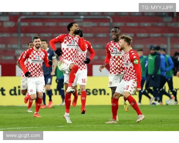 美因茨05俱乐部发展历程与德甲赛场表现全景解析