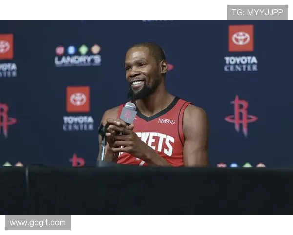 NBA新赛季焦点对决升级球星表现左右联盟格局走向引发广泛关注 NBA新赛季焦点对决升级球星表现左右联盟格局走向引发广泛关注