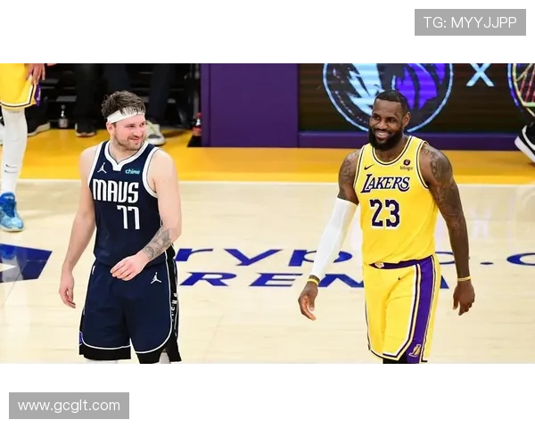 詹姆斯破纪录领衔湖人胜勇士 詹眉合砍60分助力球队继续高歌猛进